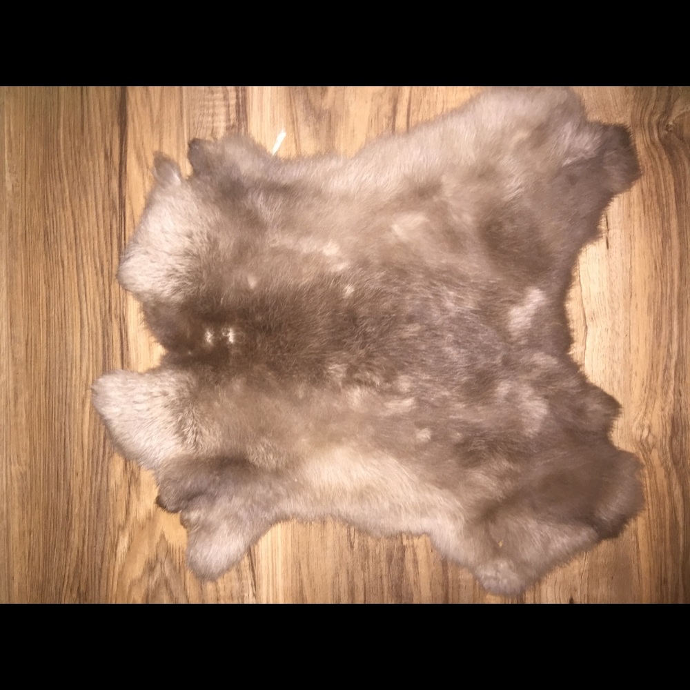 Small fur decor piece
